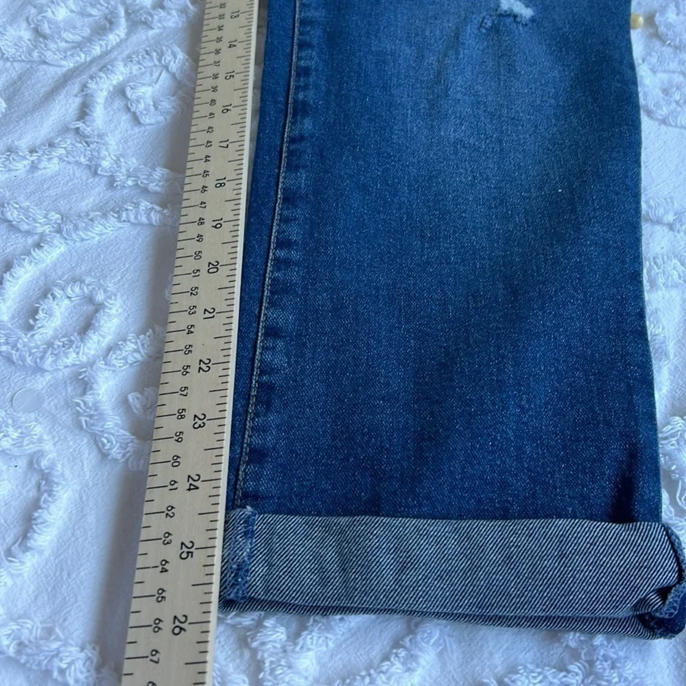 NWT Style & Co Curvy Girlfriend jeans, women’s size 10. Blue, slight distress.